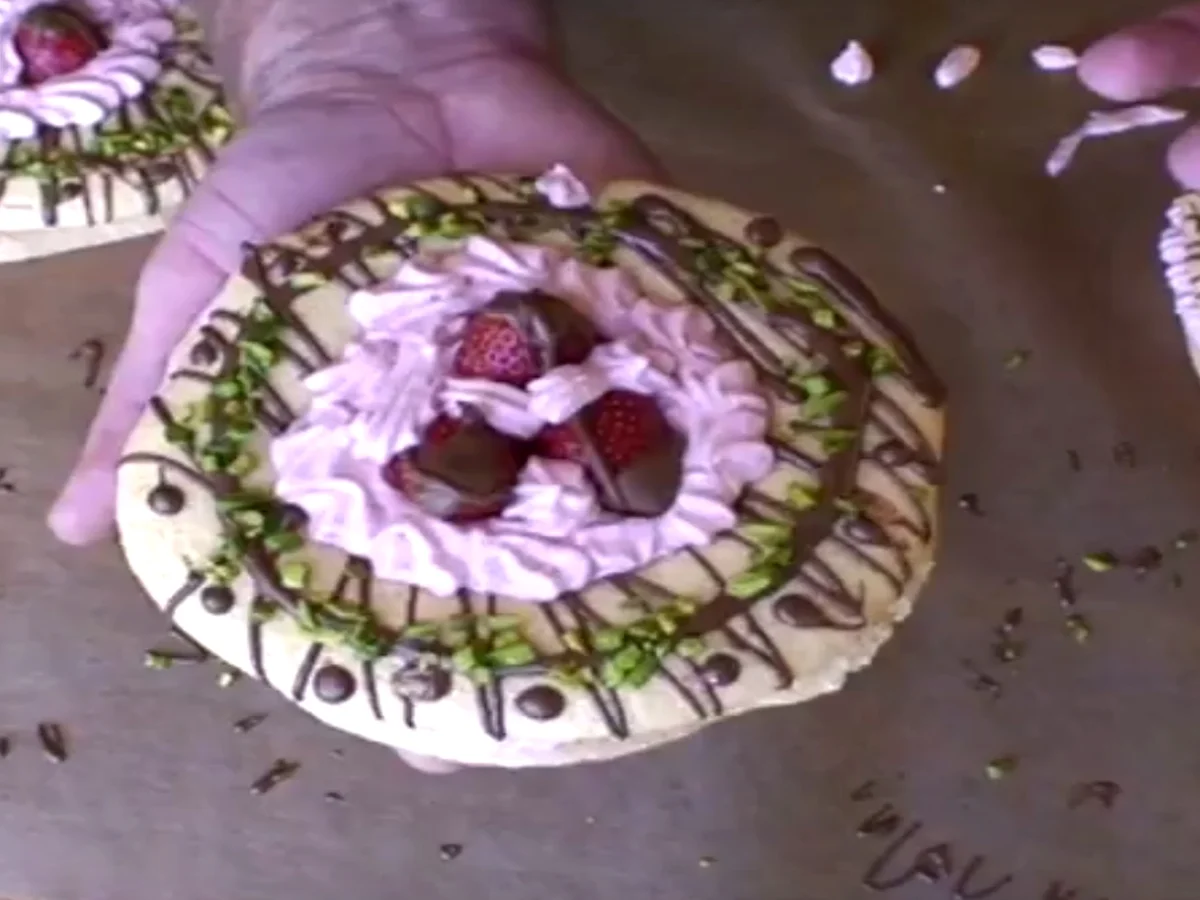 Rezept: Mazu12-Dünner Biskuitboden mit Erdbeer und Joghurt Bild Nr. 2686 Mazu12-Dünner Biskuitboden mit Erdbeer und Joghurt - Rezept - Bild Nr. 2686