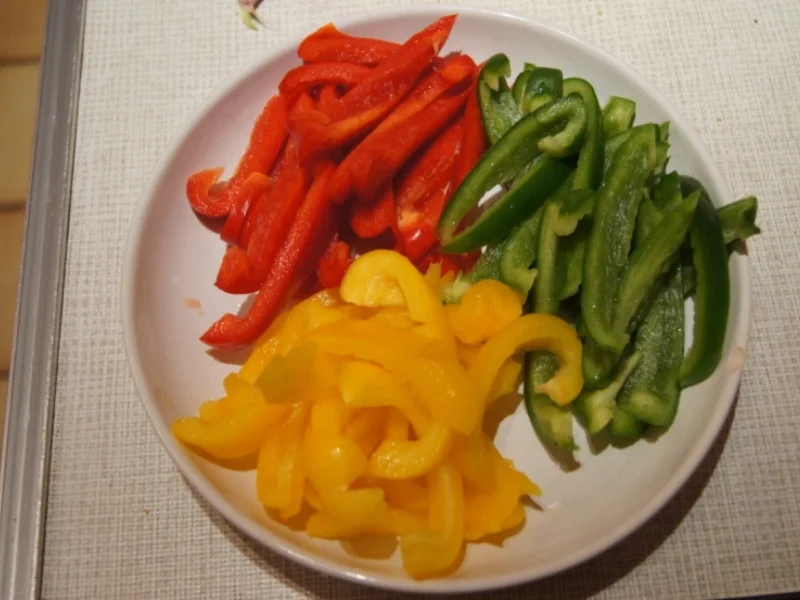 Wiener-Schnitzel vom Schwein mit Paprikastreifen - Rezept - Bild Nr. 2708