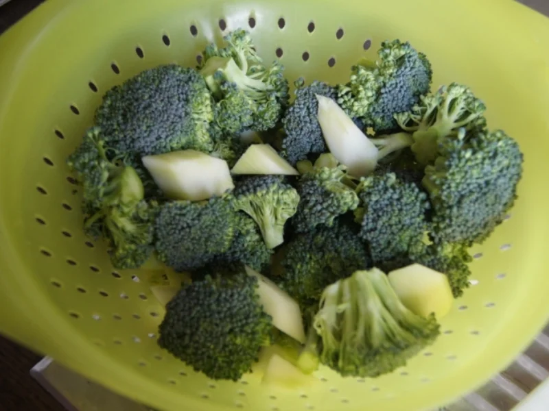 Rezept: Panfisch mit Brokkoli und Honig-Senf-Sauce Bild Nr. 2700 Panfisch mit Brokkoli und Honig-Senf-Sauce - Rezept - Bild Nr. 2700