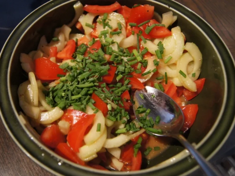 Rezept: Tomaten-Gurken-Salat mit Honig-Balsamico-Vinaigrette Bild Nr. 2700 Tomaten-Gurken-Salat mit Honig-Balsamico-Vinaigrette - Rezept - Bild Nr. 2700