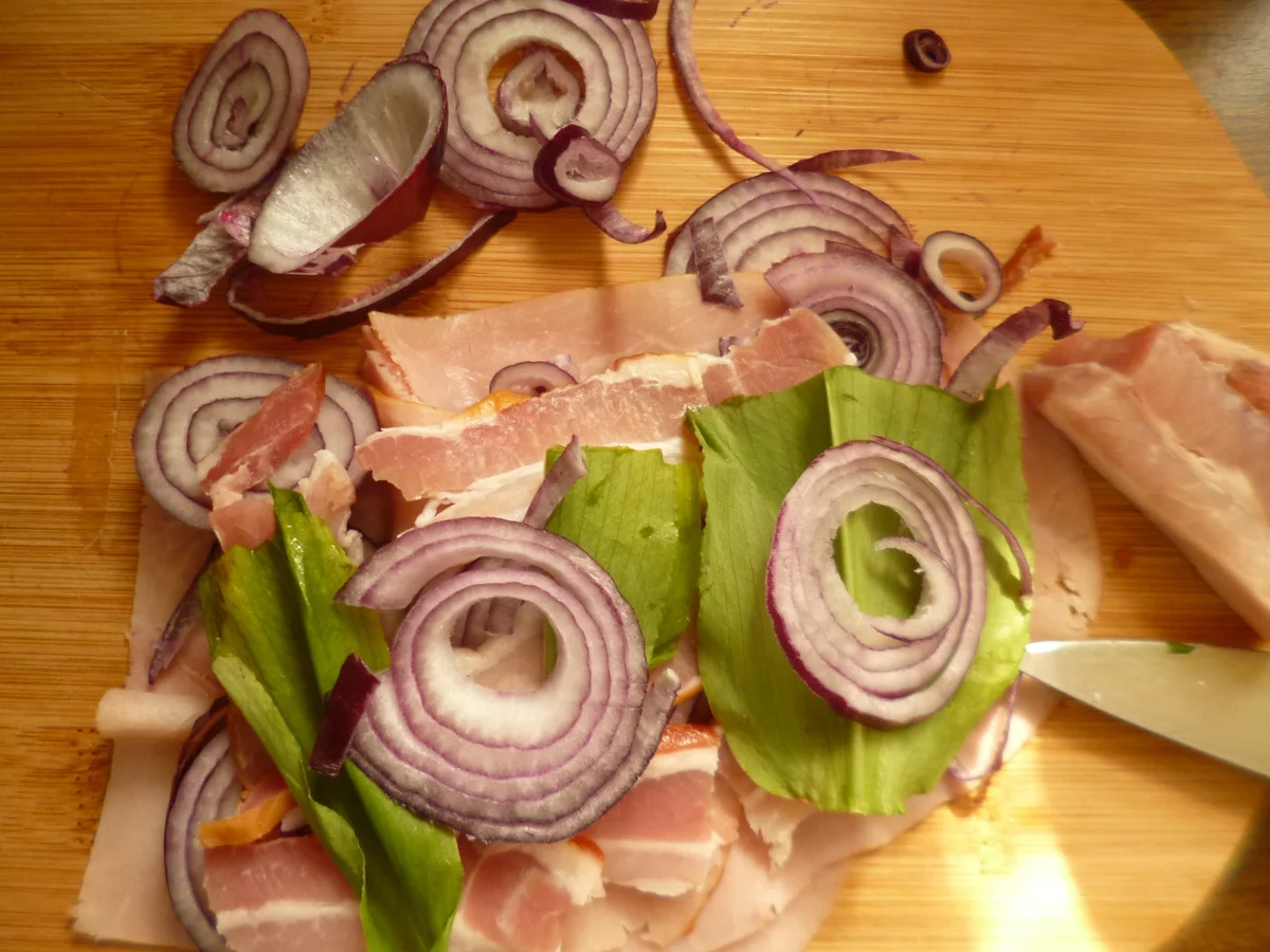 Rezept: Zwiebelfleisch mit Bärlauch Bild Nr. 2702 Zwiebelfleisch mit Bärlauch - Rezept - Bild Nr. 2702