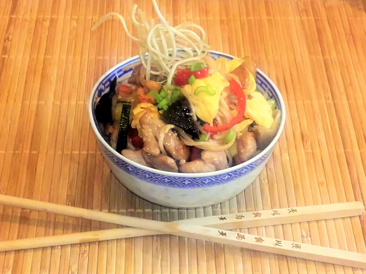 Gebratene Nudeln mit Hähnchenfleisch & Gemüse... aus dem Wok - Rezept - Bild Nr. 2702