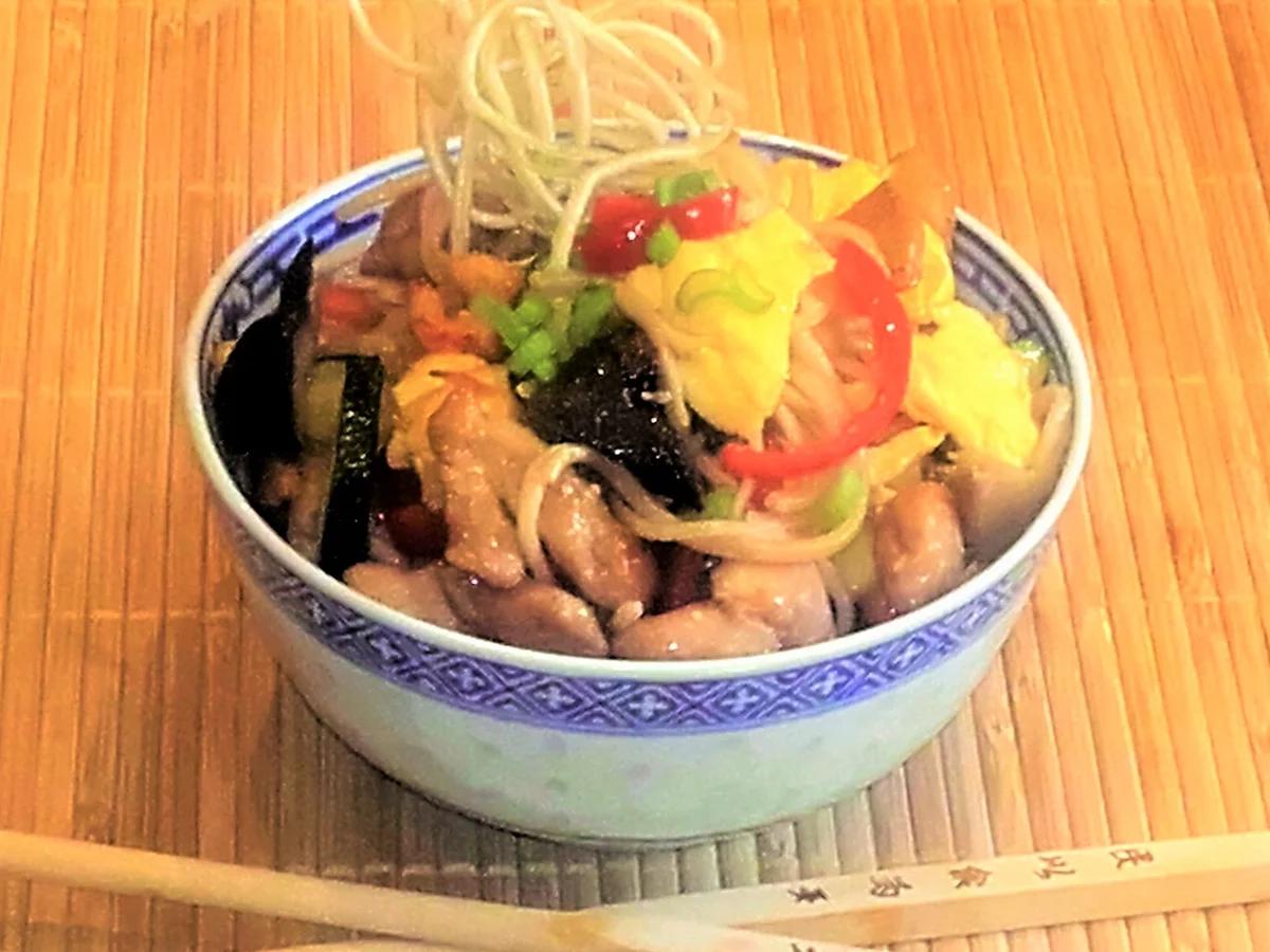 Gebratene Nudeln mit Hähnchenfleisch & Gemüse... aus dem Wok - Rezept - Bild Nr. 2703