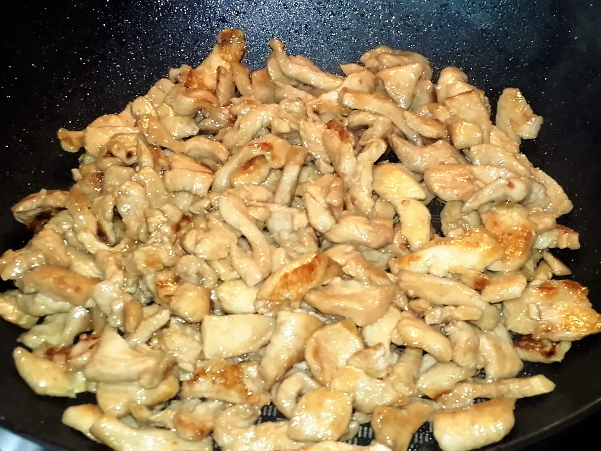 Gebratene Nudeln mit Hähnchenfleisch & Gemüse... aus dem Wok - Rezept - Bild Nr. 2707