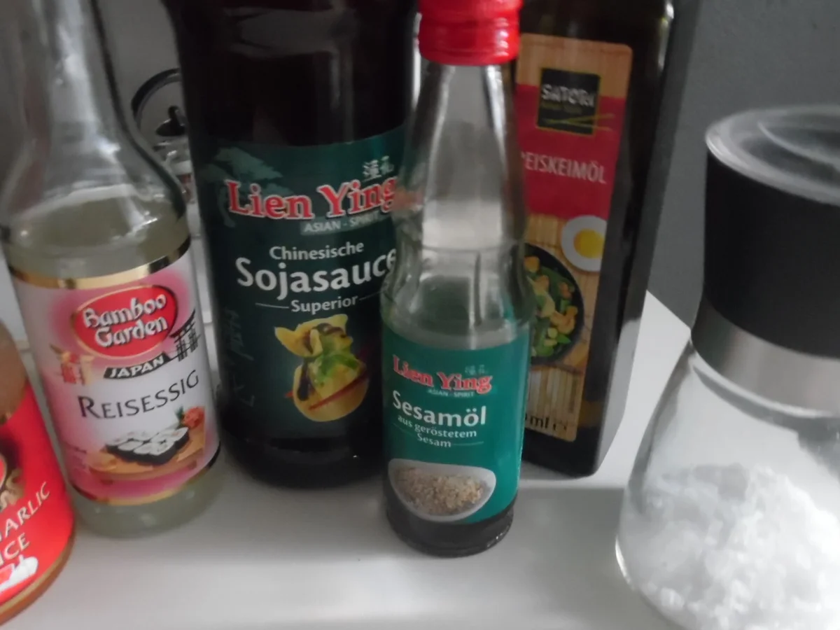 Rezept: Hackbällchen in Wok-Gemüse, asiatisch-scharf Bild Nr. 2716 Hackbällchen in Wok-Gemüse, asiatisch-scharf - Rezept - Bild Nr. 2716