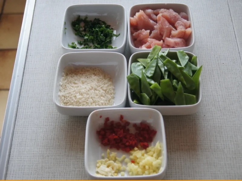 Rezept: Putenbrustfilet mit Zuckerschoten und Bärlauch-Reis Bild Nr. 2740 Putenbrustfilet mit Zuckerschoten und Bärlauch-Reis - Rezept - Bild Nr. 2740