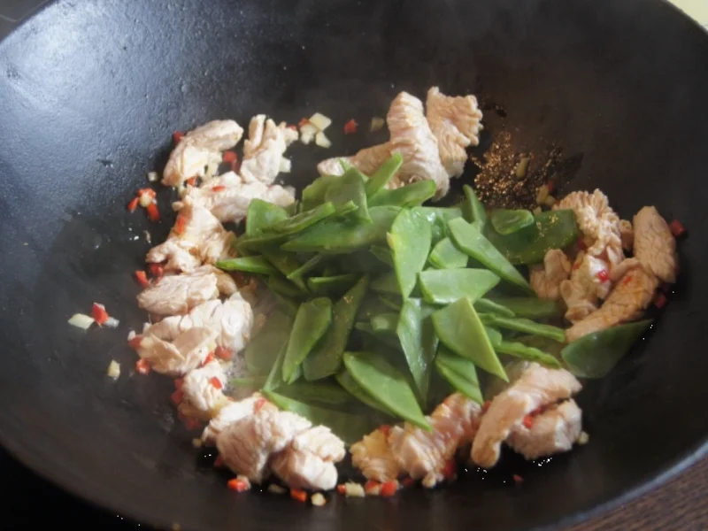 Rezept: Putenbrustfilet mit Zuckerschoten und Bärlauch-Reis Bild Nr. 2741 Putenbrustfilet mit Zuckerschoten und Bärlauch-Reis - Rezept - Bild Nr. 2741