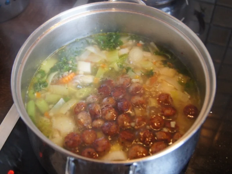 Rezept: 100 g-Gemüseeintopf mit Nürnberger Rostbratwurst Bild Nr. 2762 100 g-Gemüseeintopf mit Nürnberger Rostbratwurst - Rezept - Bild Nr. 2762