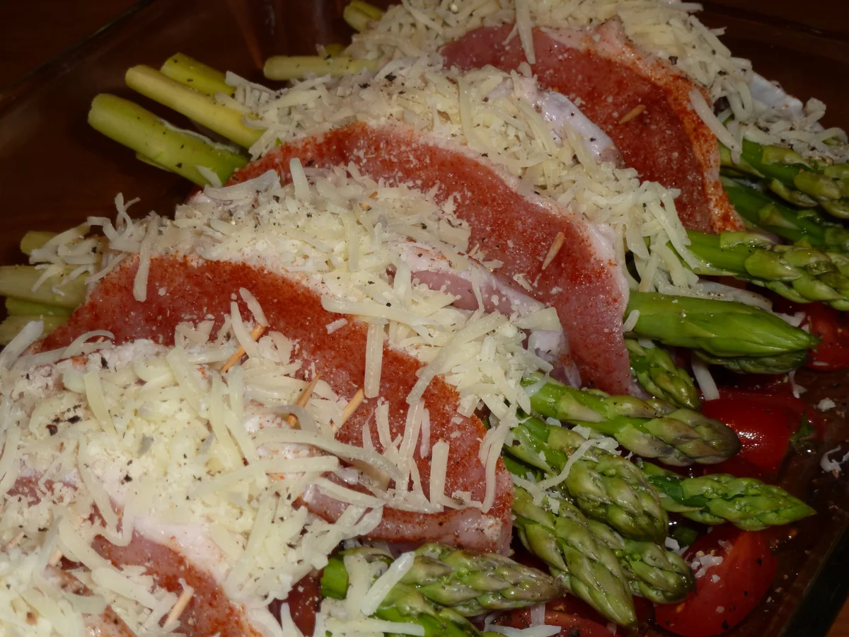 Rezept: Spargel-Schiffchen auf Schmortomaten Bild Nr. 2798 Spargel-Schiffchen auf Schmortomaten - Rezept - Bild Nr. 2798