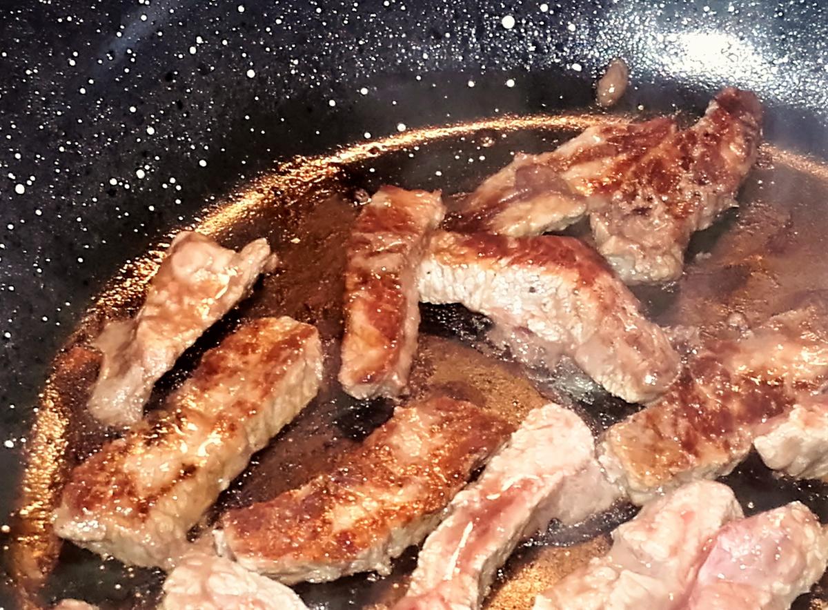 Rindersteakstreifen mit Feigen an Gorgonzola-Sauce - Rezept - Bild Nr. 2791