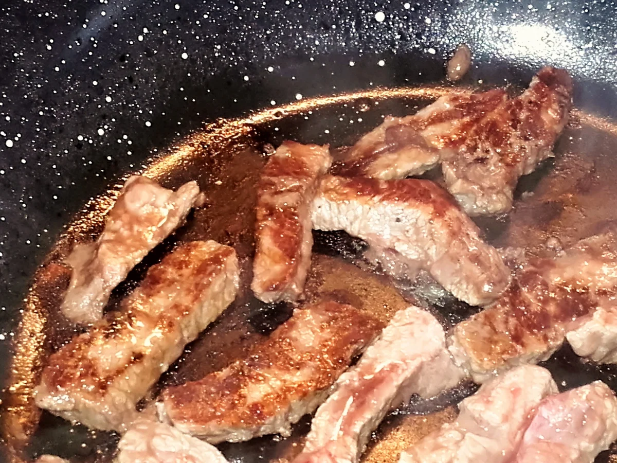 Rindersteakstreifen mit Feigen an Gorgonzola-Sauce - Rezept - Bild Nr. 2791