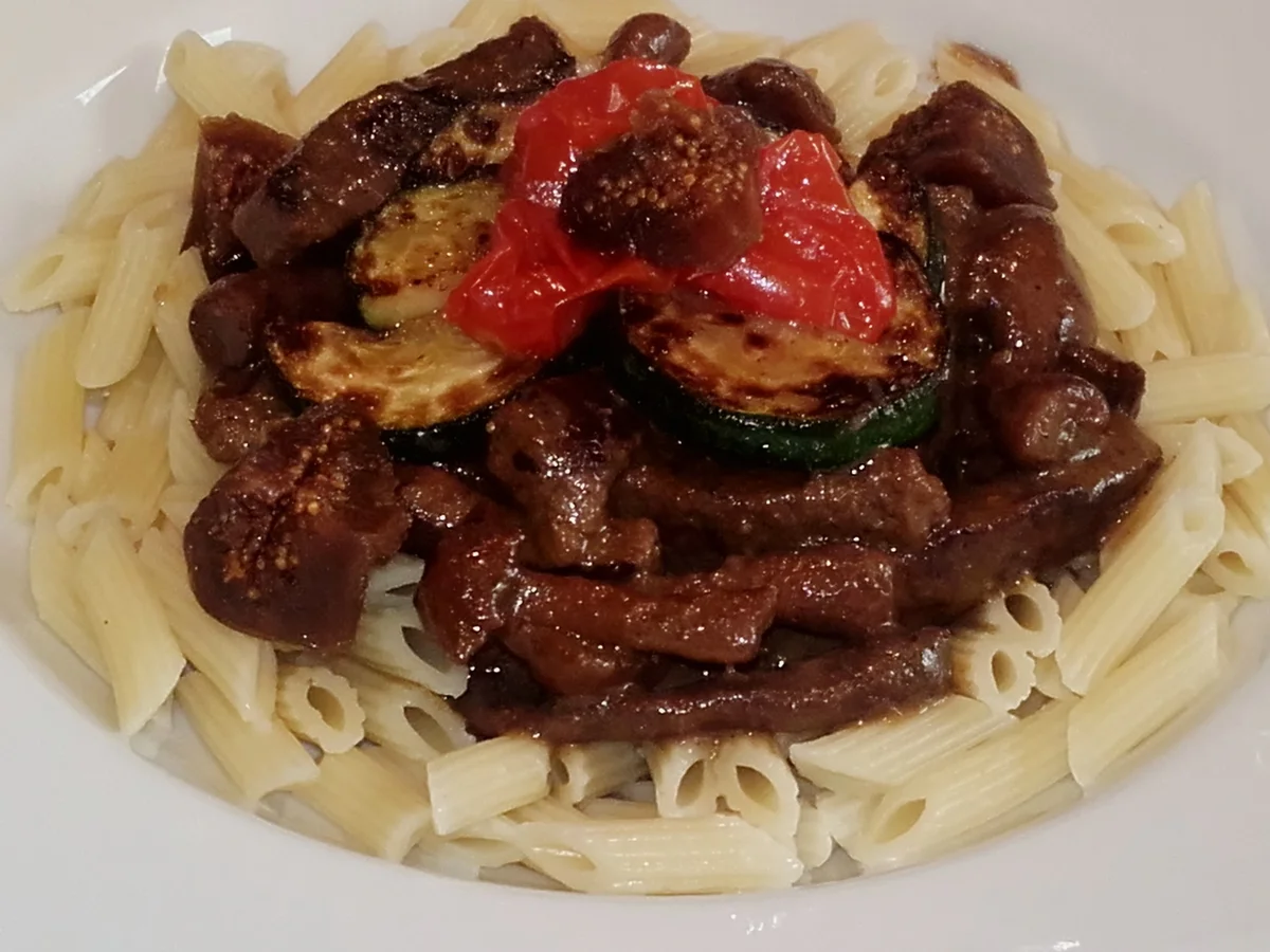 Rindersteakstreifen mit Feigen an Gorgonzola-Sauce - Rezept - Bild Nr. 2792