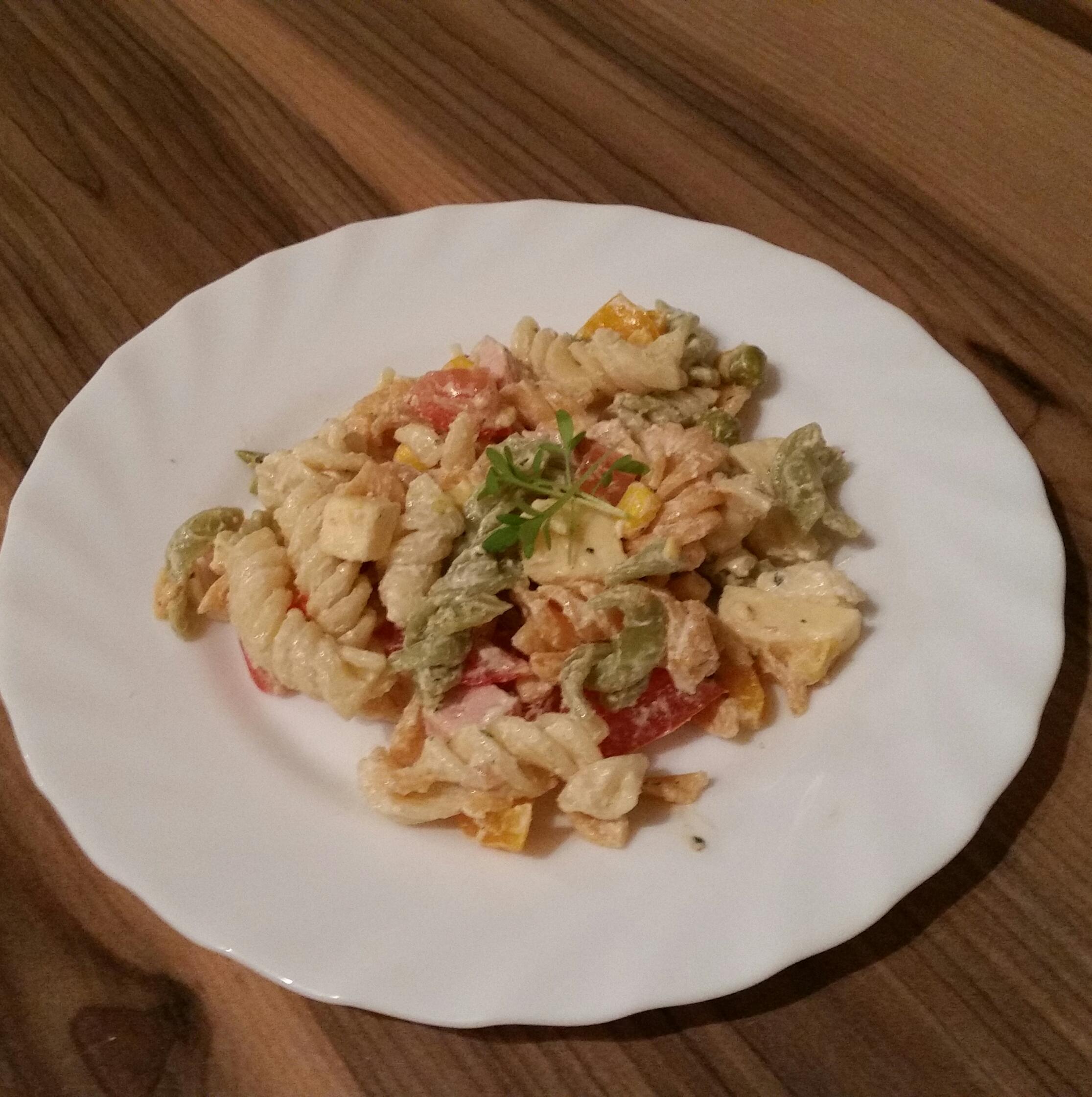 Bilder für Bunter Nudelsalat mit selbgemachtem Joghurtdressing - Rezept