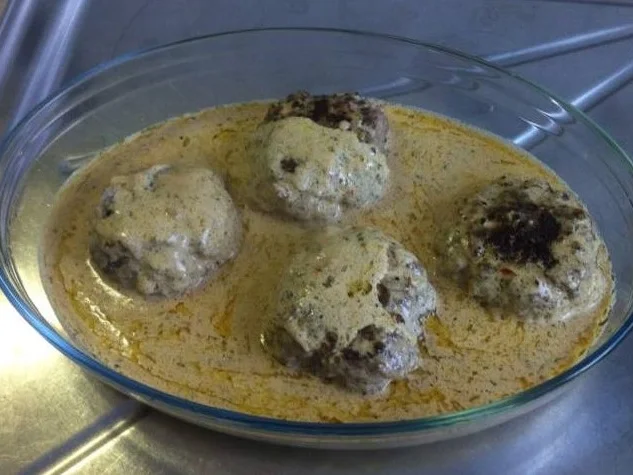 Frikadellen in Pfefferrahm - Rezept - Bild Nr. 2