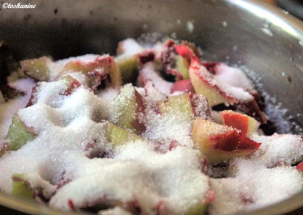 Quark-Sahne-Rhabarber-Törtchen - Rezept - kochbar.de