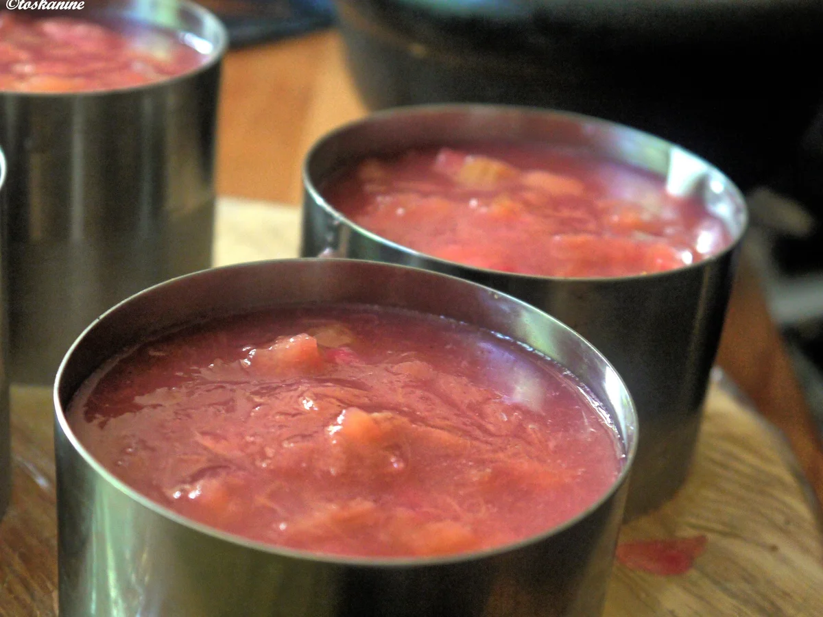 Quark-Sahne-Rhabarber-Törtchen - Rezept - Bild Nr. 11