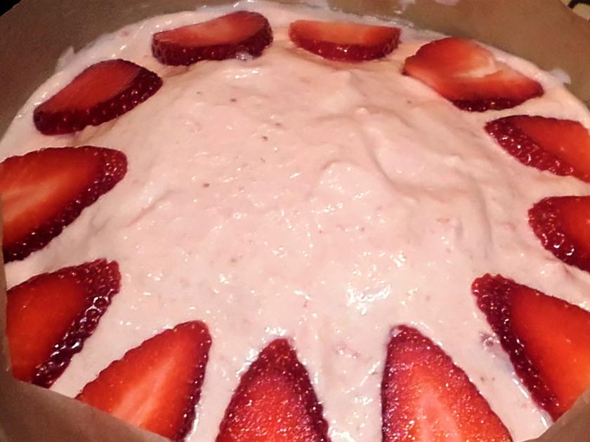 Kleine Erdbeer-Mascarpone-Torte - einfach - von Adefa