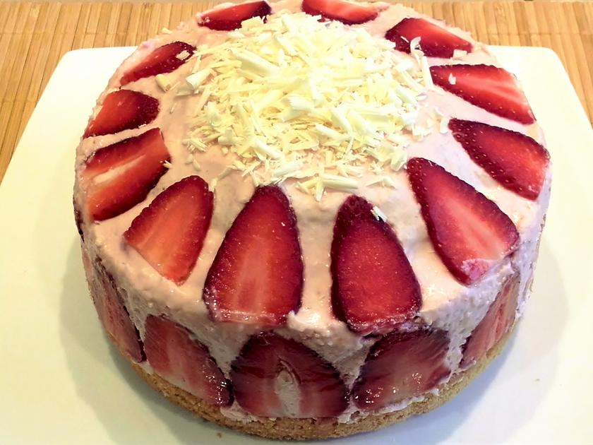 Kleine Erdbeer Mascarpone Torte - einfach - von Adefa