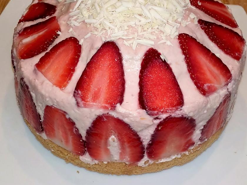 Kleine Erdbeer Mascarpone Torte - einfach - von Adefa