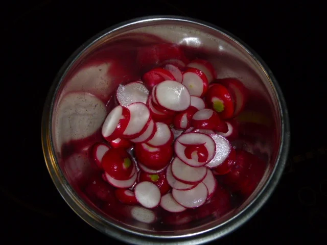 Rezept: Radieschensalat einfach Bild Nr. 3 Radieschensalat einfach - Rezept - Bild Nr. 3