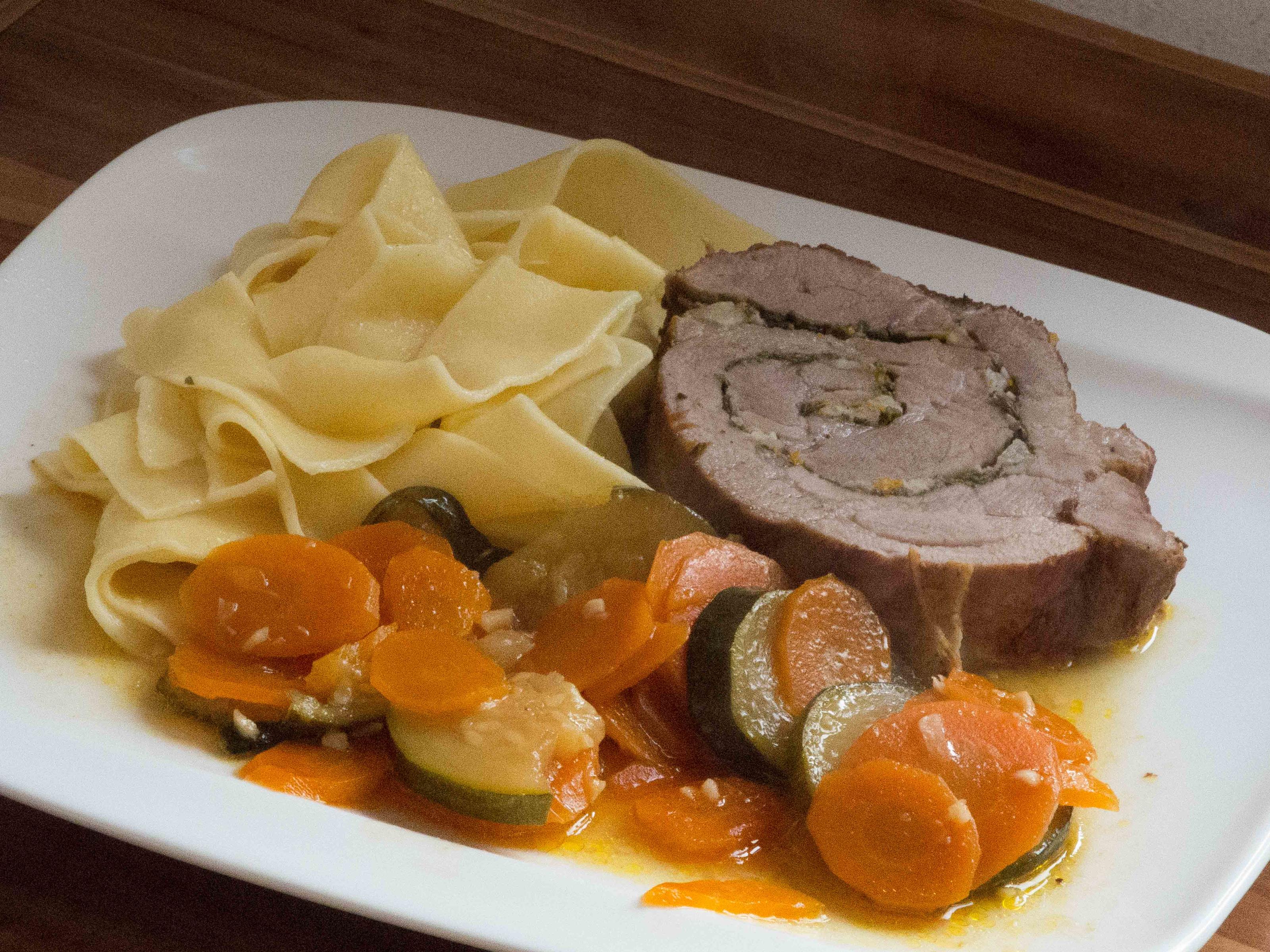 Bilder für Porchetta mit Gemüse und Pappardelle - Rezept