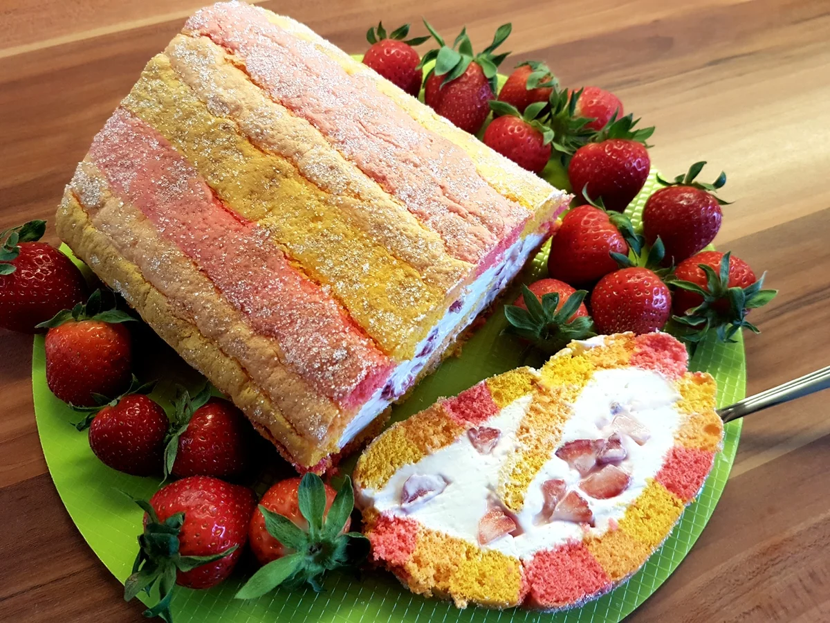 Mazu12 Erdbeer-Quark-Biskuitrolle Rezept - Rezept - Bild Nr. 2803