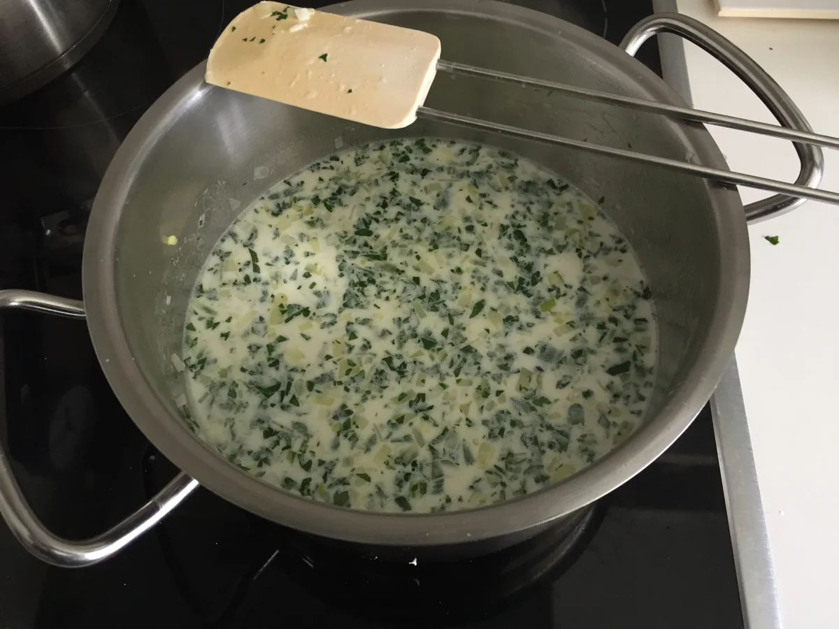 Mischpilze in Pilz-Rahmsoße mit Semmelknödel - Rezept - Bild Nr. 2805