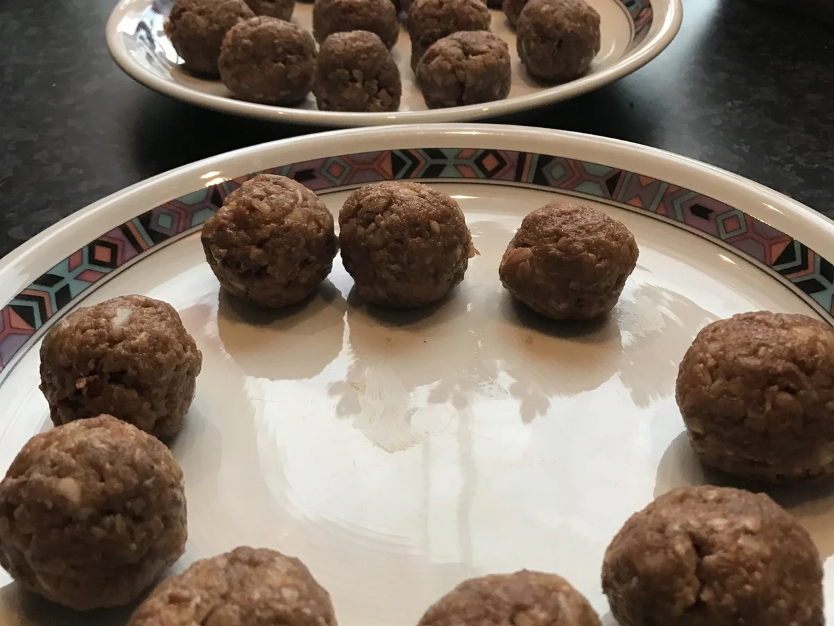 Rezept: Spaghetti mit Hackbällchen in Tomatensoße Bild Nr. 2806 Spaghetti mit Hackbällchen in Tomatensoße - Rezept - Bild Nr. 2806