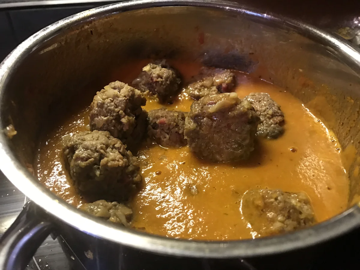 Rezept: Spaghetti mit Hackbällchen in Tomatensoße Bild Nr. 2810 Spaghetti mit Hackbällchen in Tomatensoße - Rezept - Bild Nr. 2810