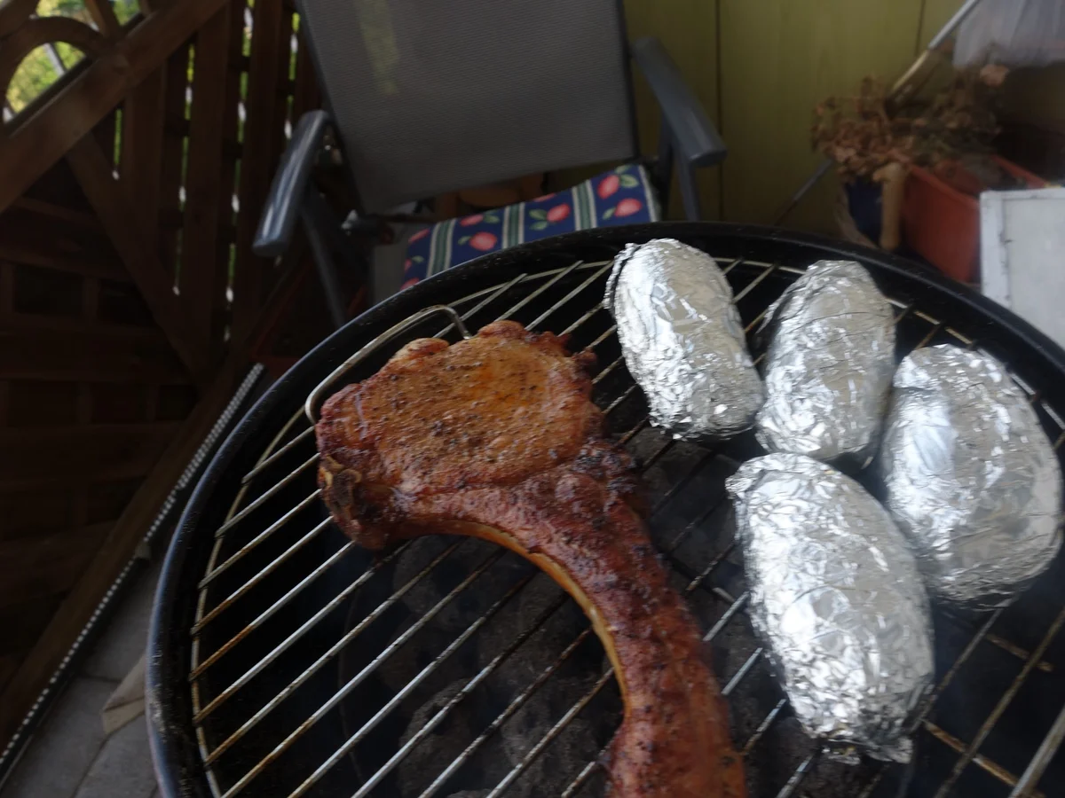 Rezept: Grillen: TOMAHAWK-STEAK Bild Nr. 2820 Grillen: TOMAHAWK-STEAK - Rezept - Bild Nr. 2820