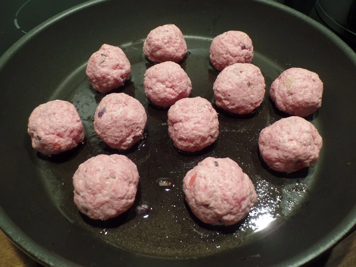 Hackbällchen in Tomatensauce - Rezept - Bild Nr. 2806