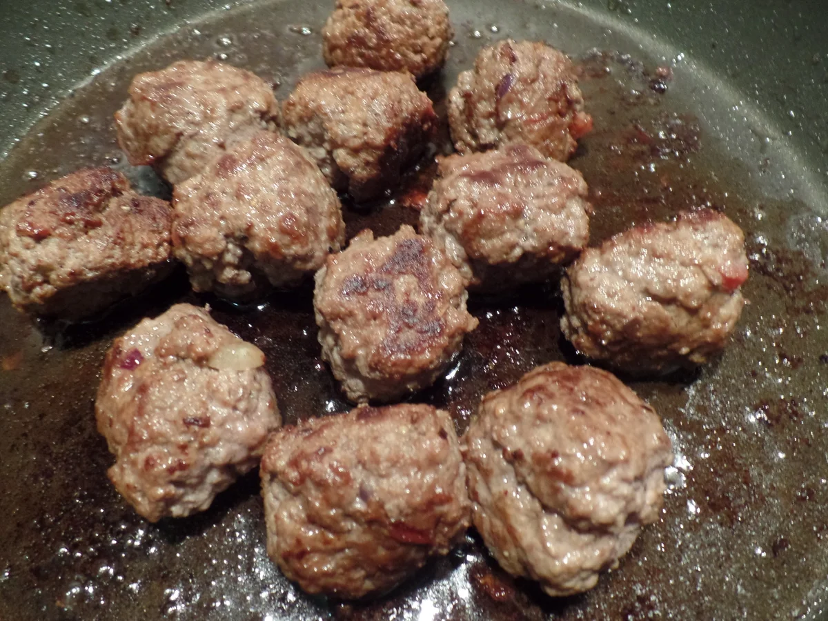 Hackbällchen in Tomatensauce - Rezept - Bild Nr. 2807