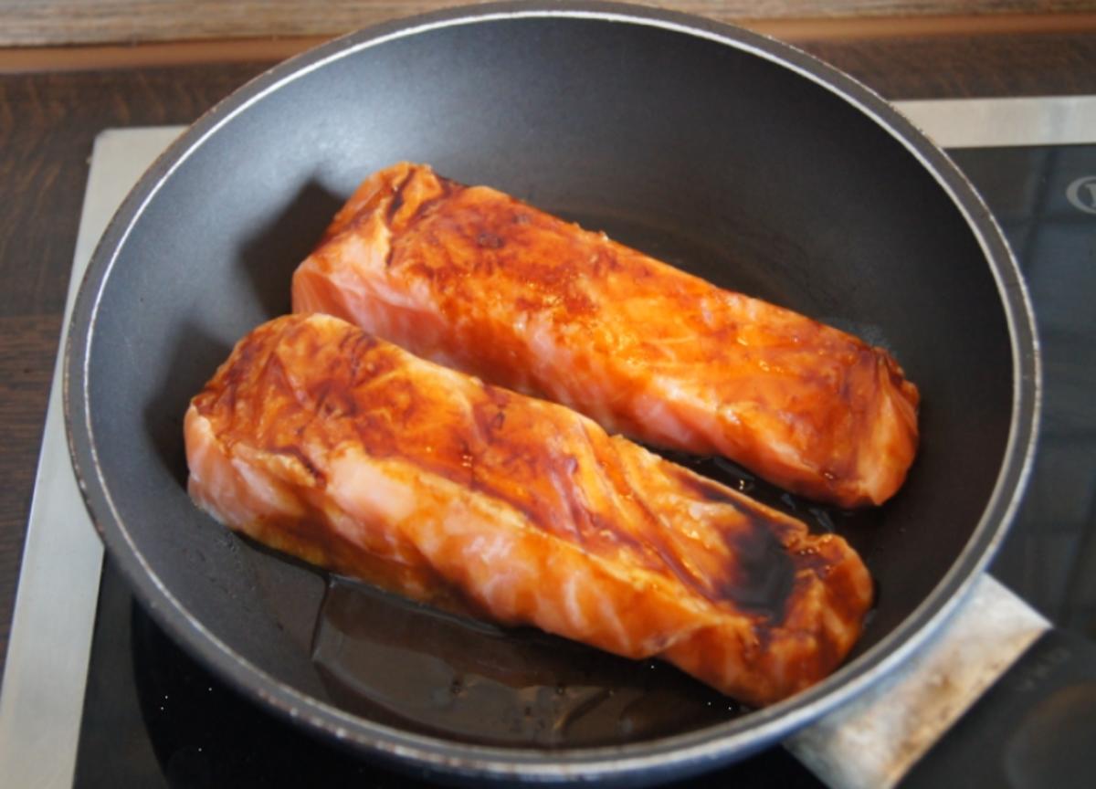 Lachsfilet mit Honig-Bundmöhren - Rezept - Bild Nr. 2802