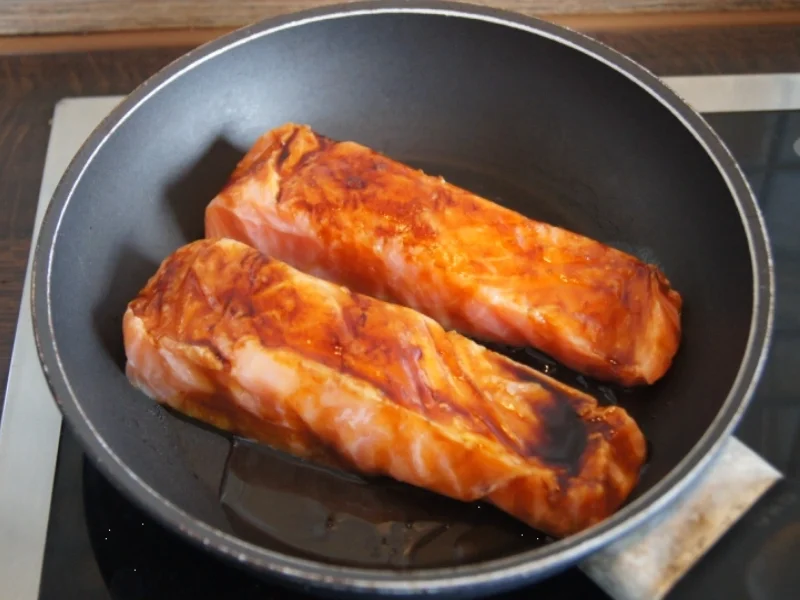 Lachsfilet mit Honig-Bundmöhren - Rezept - Bild Nr. 2802