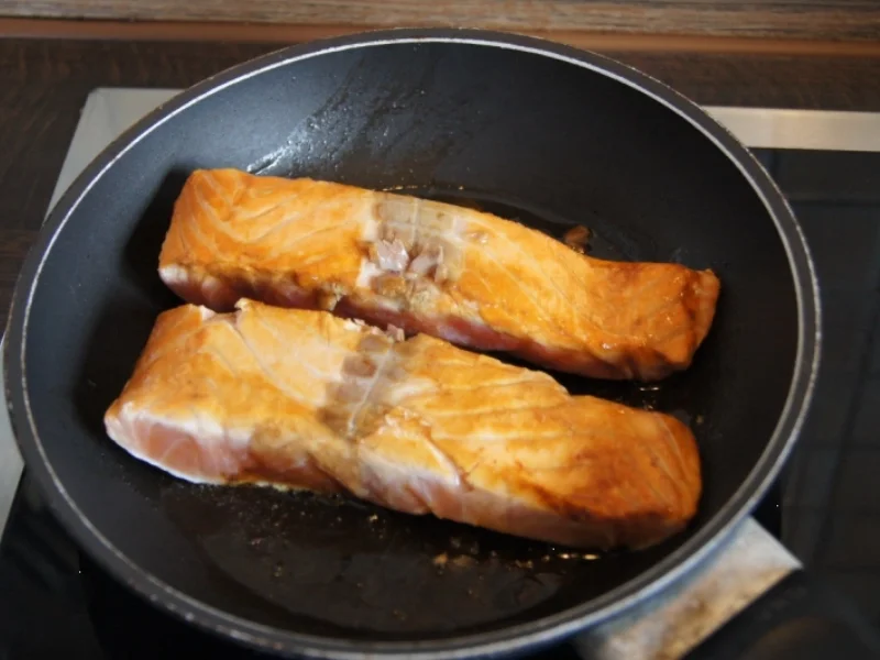 Lachsfilet mit Honig-Bundmöhren - Rezept - Bild Nr. 2802