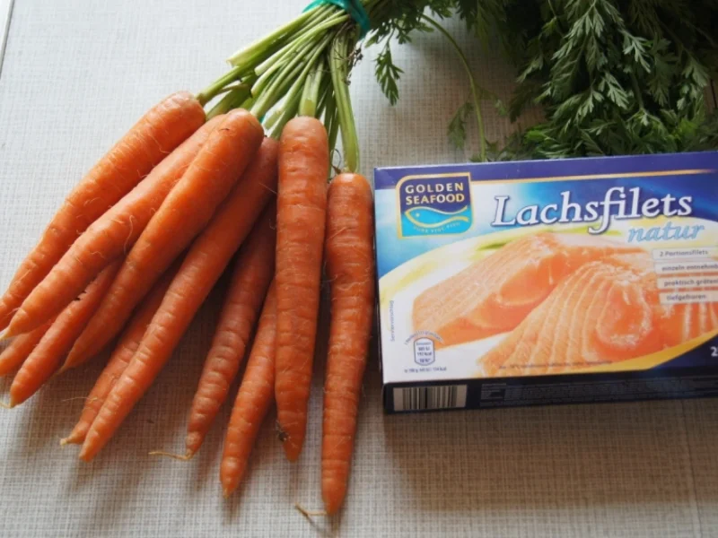 Lachsfilet mit Honig-Bundmöhren - Rezept - Bild Nr. 2802