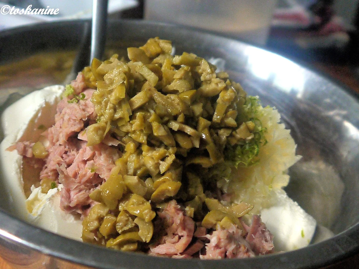 Mit pikanter Thunfischcreme gefüllte Pfannkuchen - Rezept - Bild Nr. 2810