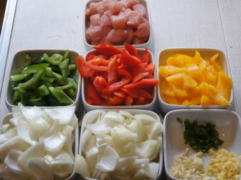 Gemüsecurry mit Hähnchenbrustfilet im Wok und Basmatireis - Rezept - Bild Nr. 2807