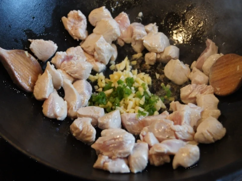 Gemüsecurry mit Hähnchenbrustfilet im Wok und Basmatireis - Rezept - Bild Nr. 2810