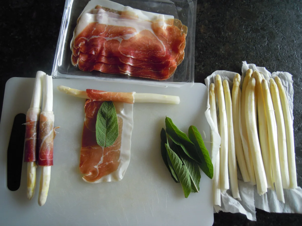 Rezept: Spargel Saltimbocca Bild Nr. 2825 Spargel Saltimbocca - Rezept - Bild Nr. 2825