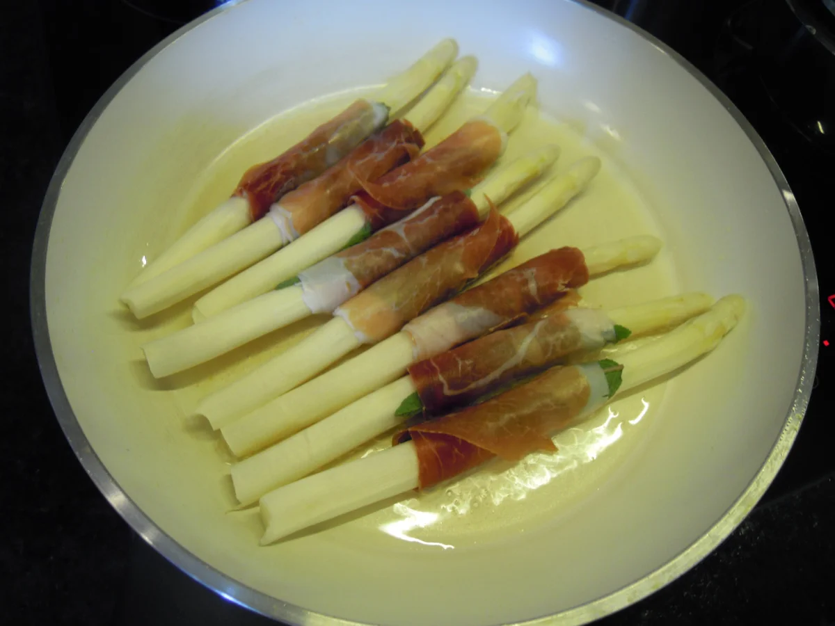 Rezept: Spargel Saltimbocca Bild Nr. 2836 Spargel Saltimbocca - Rezept - Bild Nr. 2836