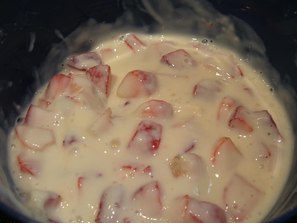 Dessert: Erdbeer Vanille Amaretti Becher - schnell &amp; einfach - von ...