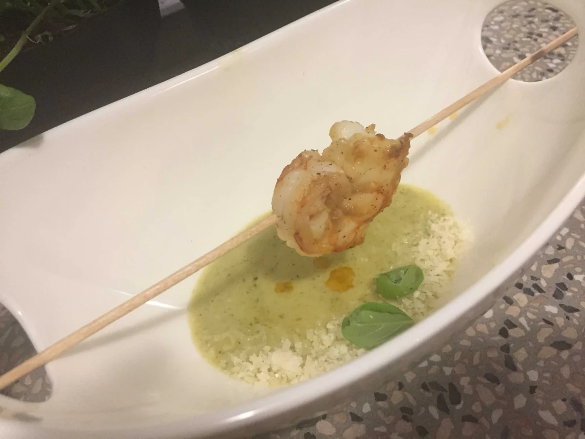 Rezept: Basilikum Parmesan Süppchen mit Wildfang-Garnele Bild Nr. 2 Basilikum Parmesan Süppchen mit Wildfang-Garnele - Rezept - Bild Nr. 2