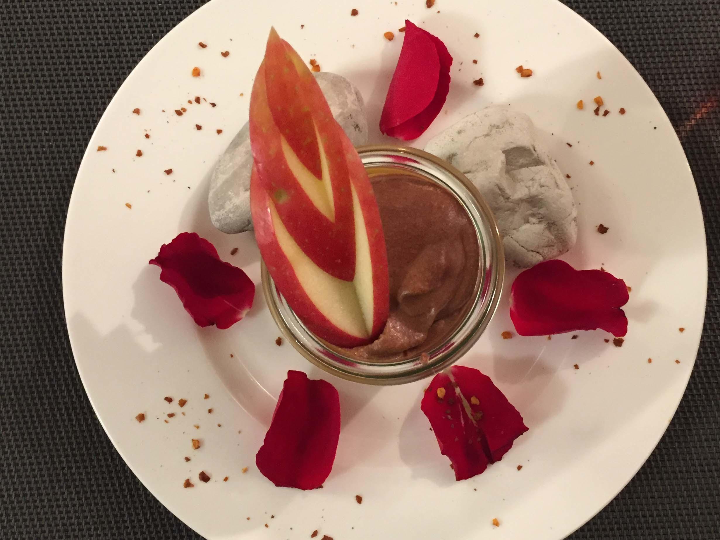 Bilder für Dunkle Schokoladen-Mousse mit Mangomark geschichtet - Rezept