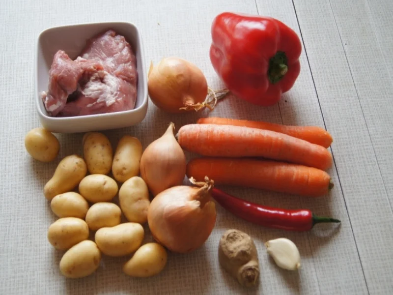 Asiatisches-Gulasch mit Curry-Drillingen - Rezept - Bild Nr. 2830