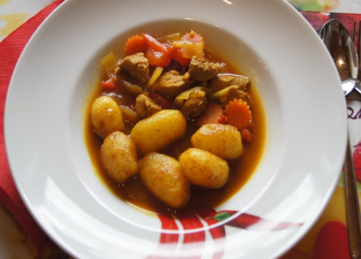 Asiatisches-Gulasch mit Curry-Drillingen - Rezept - Bild Nr. 2842