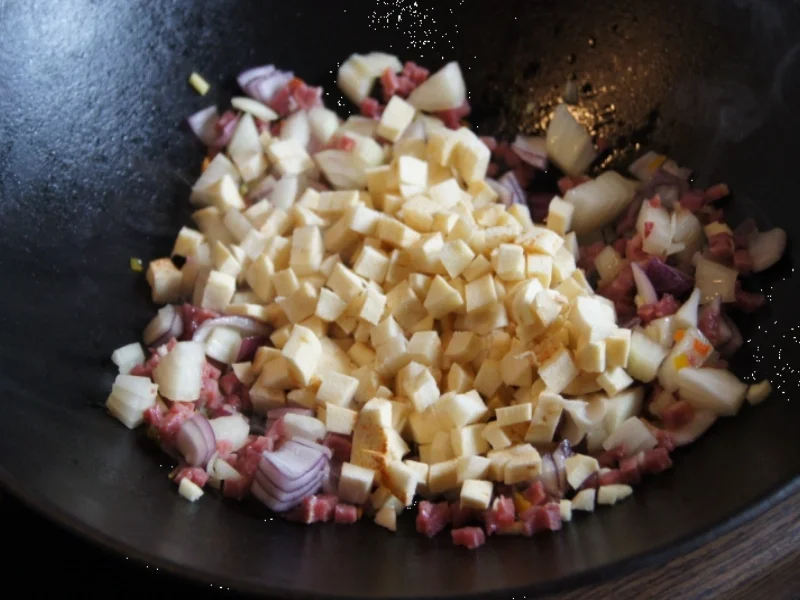 Asiatisches Ratatouille im Wok mit gekochten Ei - Rezept - Bild Nr. 2891