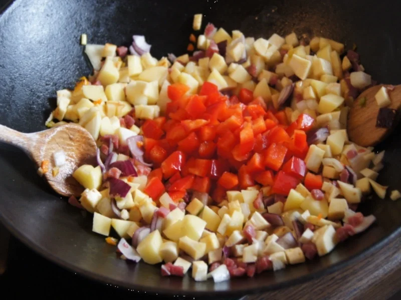 Asiatisches Ratatouille im Wok mit gekochten Ei - Rezept - Bild Nr. 2893