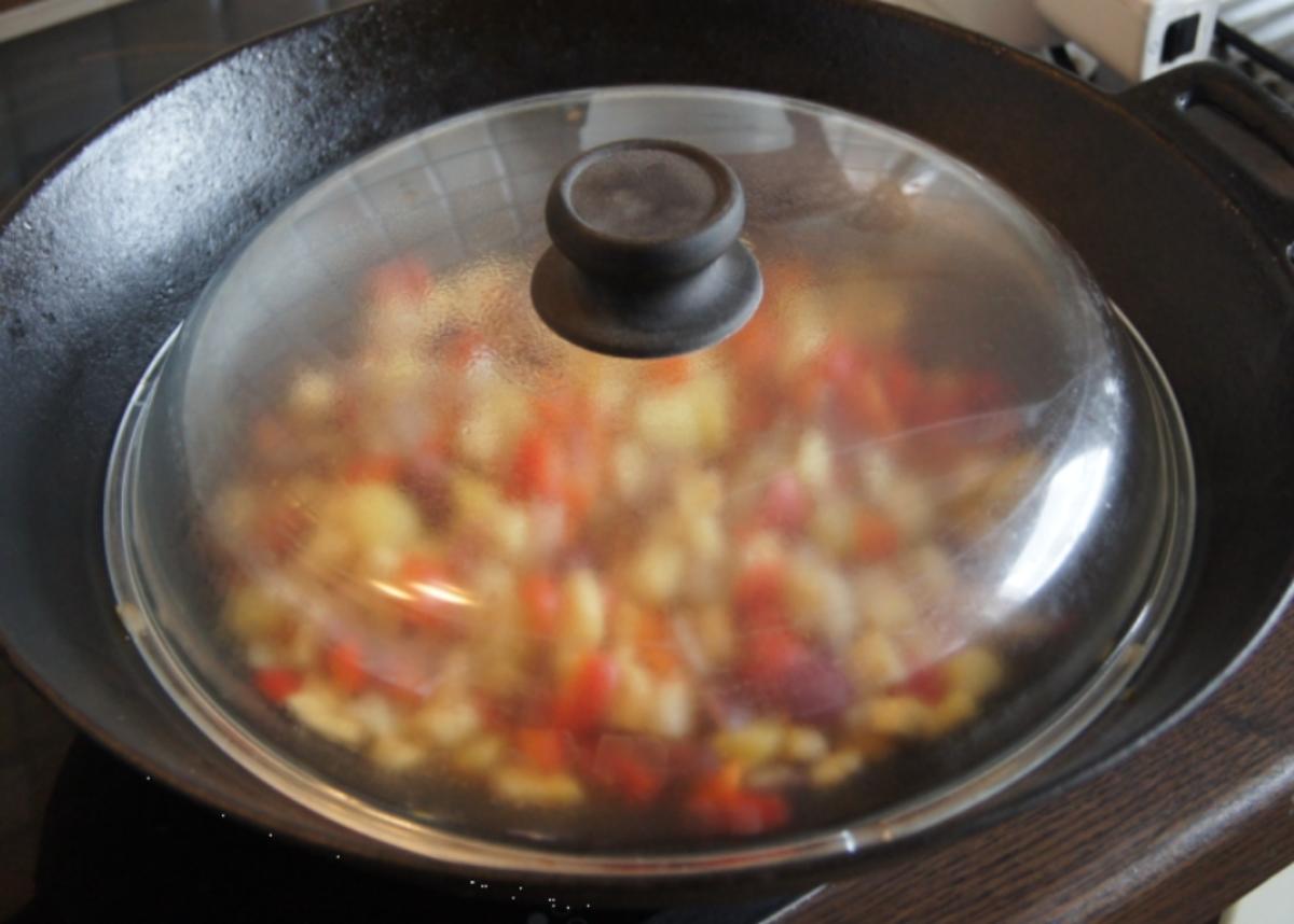 Asiatisches Ratatouille im Wok mit gekochten Ei - Rezept - Bild Nr. 2894