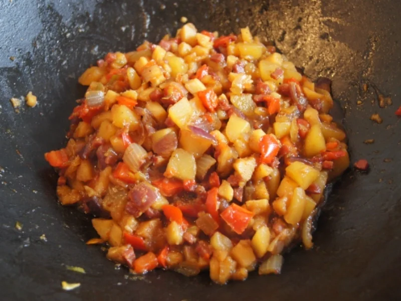 Asiatisches Ratatouille im Wok mit gekochten Ei - Rezept - Bild Nr. 2897